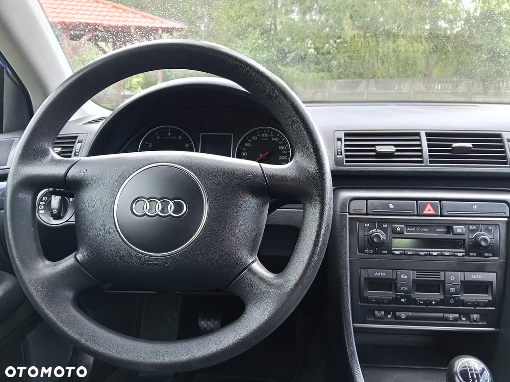 Audi A4 Limousine - 36