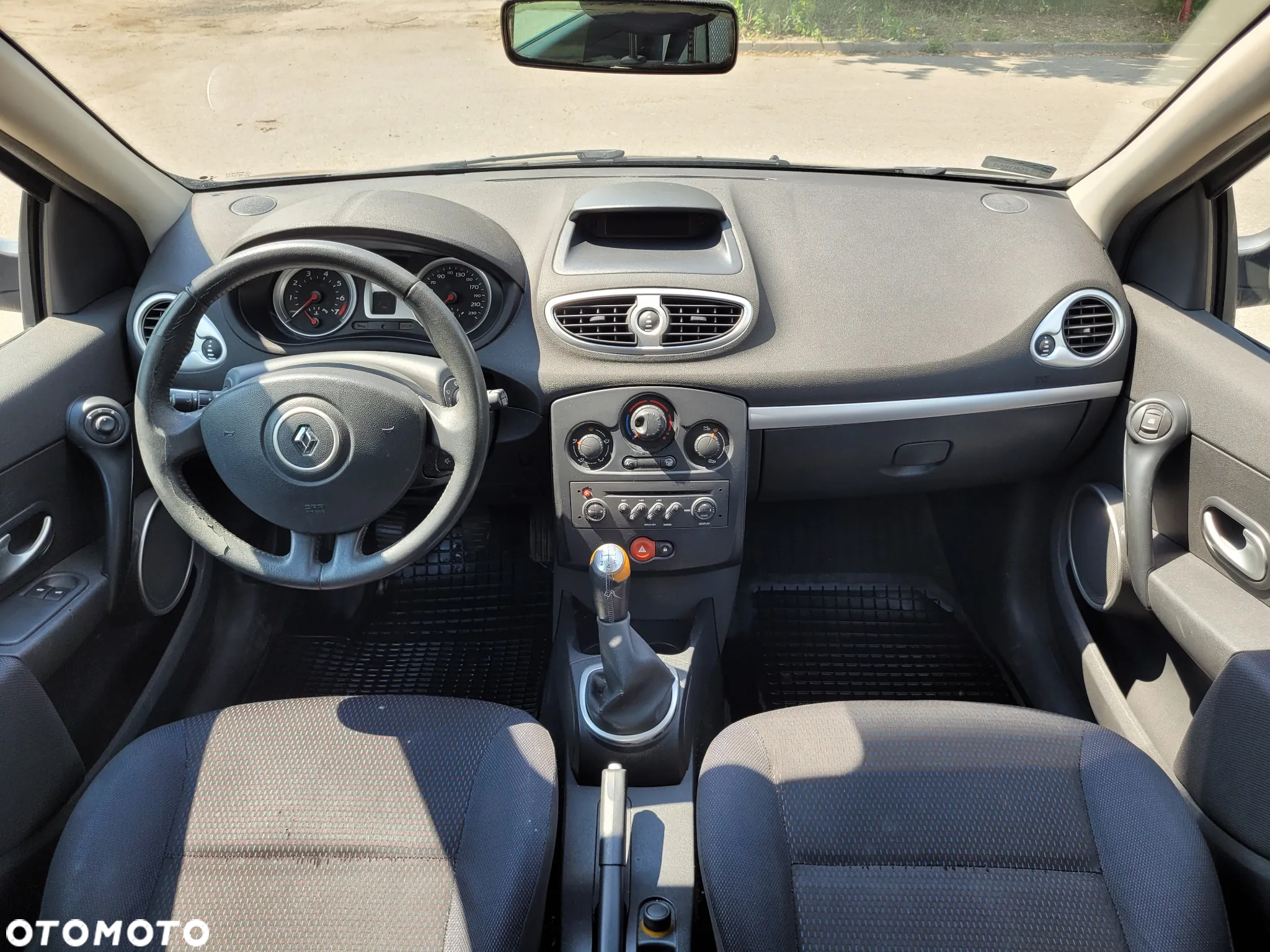 Renault Clio - 12