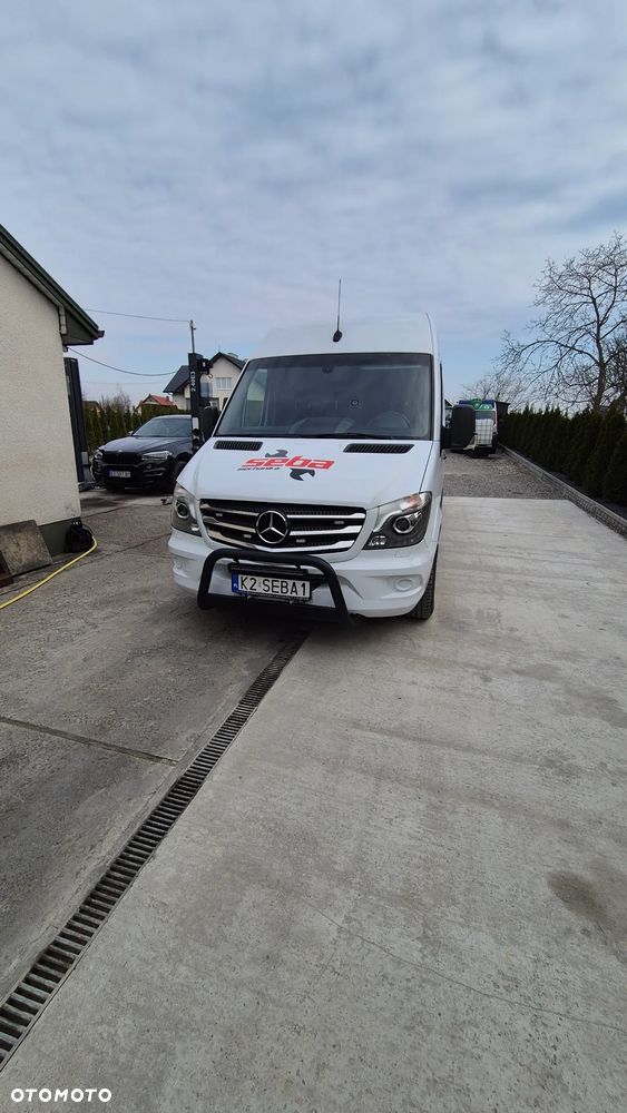 Mercedes-Benz SPRINTER 319 - 1