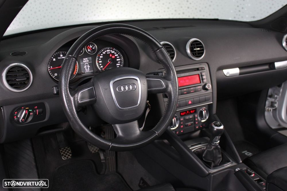 Audi A3 Cabrio 1.6 TDi Attraction - 15