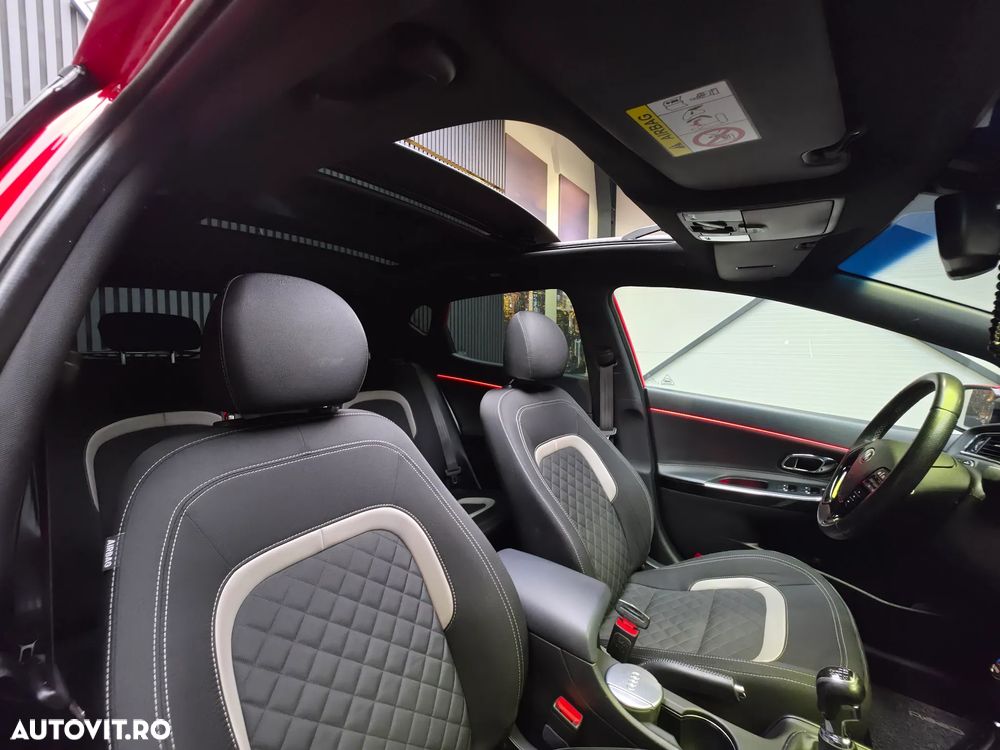 Kia Ceed 1.6 CRDi 136 ISG GT Line - 13