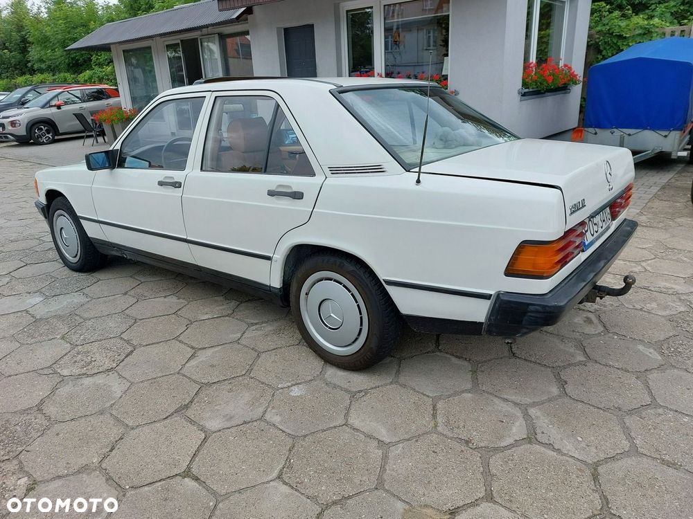 Mercedes-Benz W201 (190) - 7