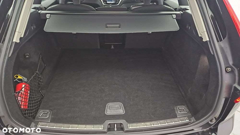 Volvo XC 60 B4 D Core - 23