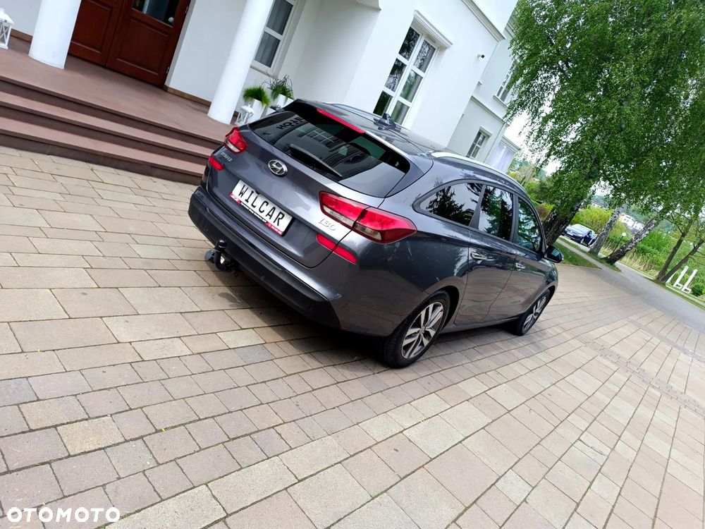 Hyundai i30 blue Kombi 1.6 CRDi Style - 17