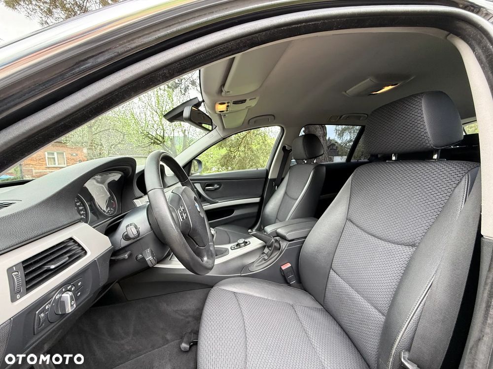BMW Seria 3 330d - 16