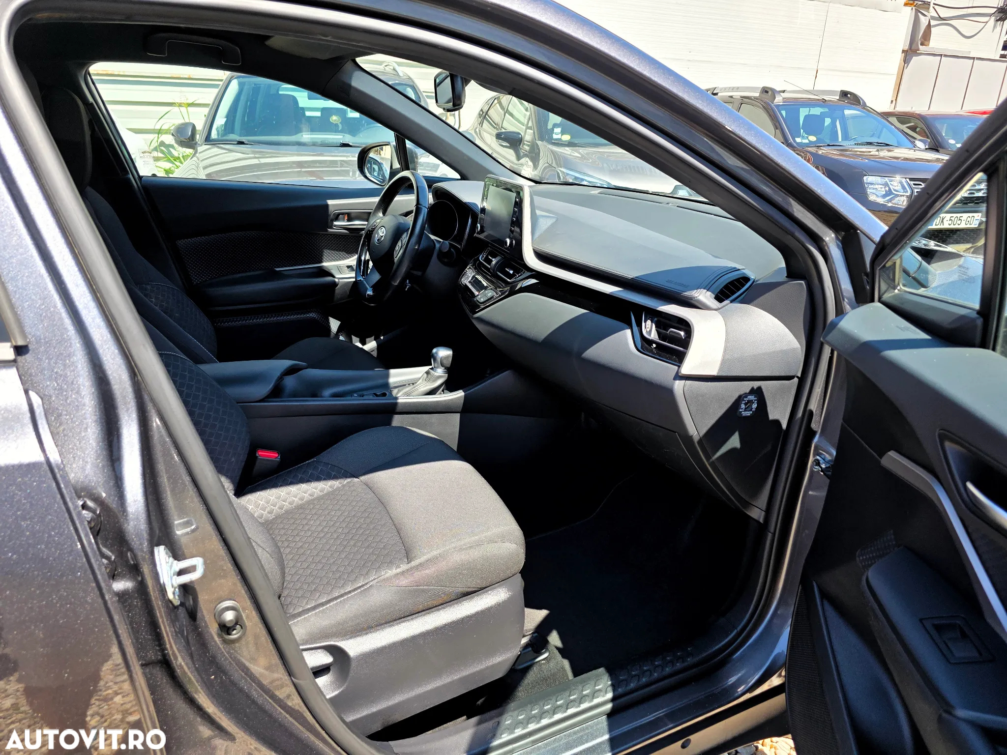 Toyota C-HR 1.8 HSD 4x2 CVT C-lassy LED - 14