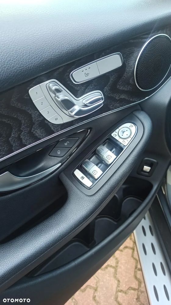 Mercedes-Benz GLC 300 4Matic 9G-TRONIC AMG Line - 7