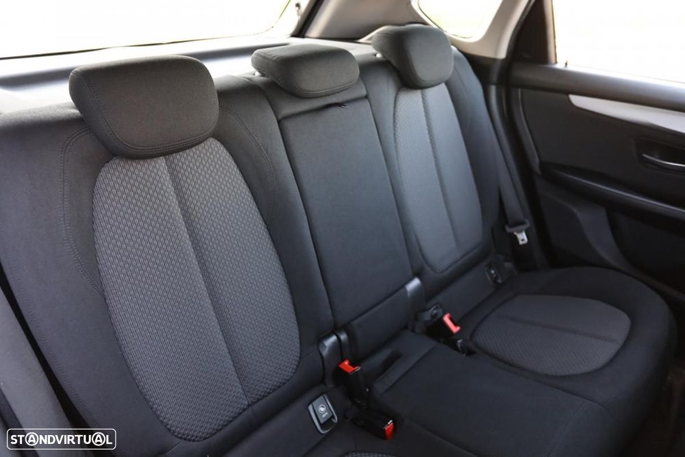 BMW 218 Active Tourer d Advantage - 16