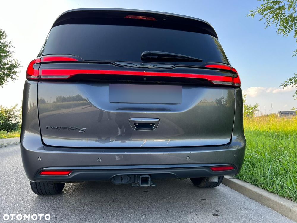 Chrysler Pacifica - 3