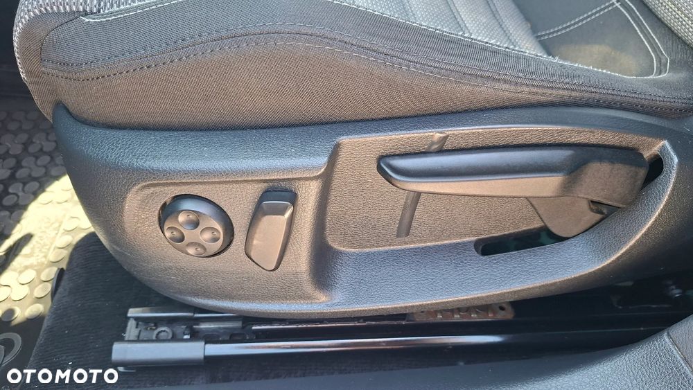Volkswagen CC 2.0 TDI DPF BMT - 24