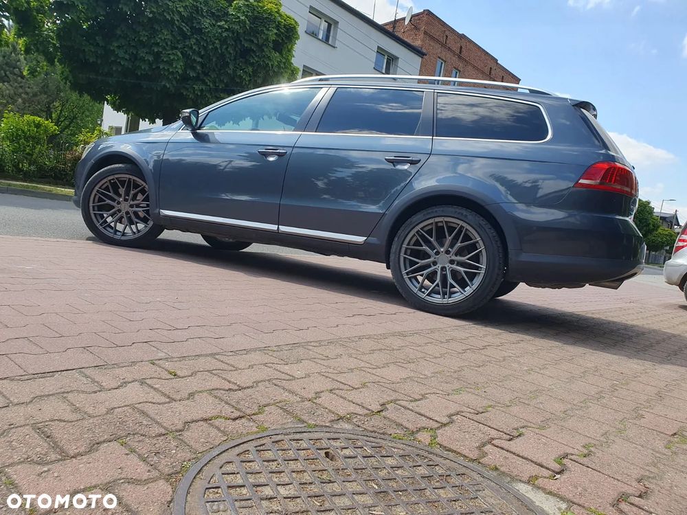 Volkswagen Passat Alltrack 2.0 TDI 4Motion DSG BlueMotion Tec - 19