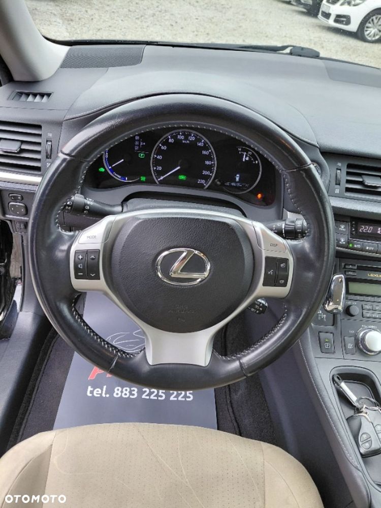 Lexus CT - 12