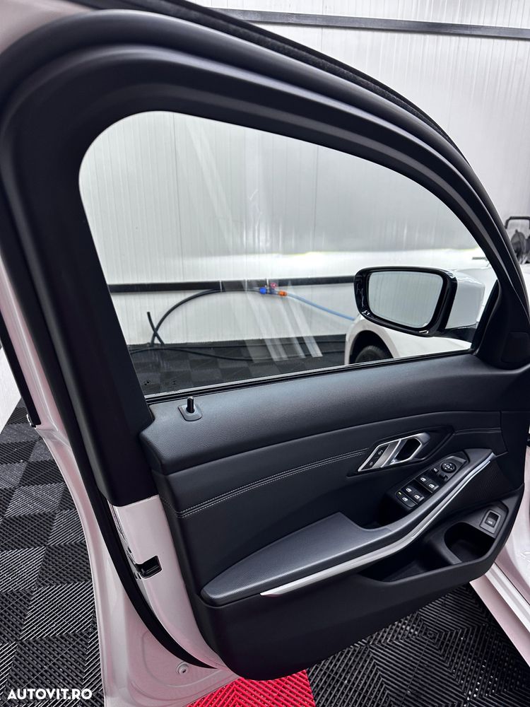 BMW Seria 3 320d Aut. - 15