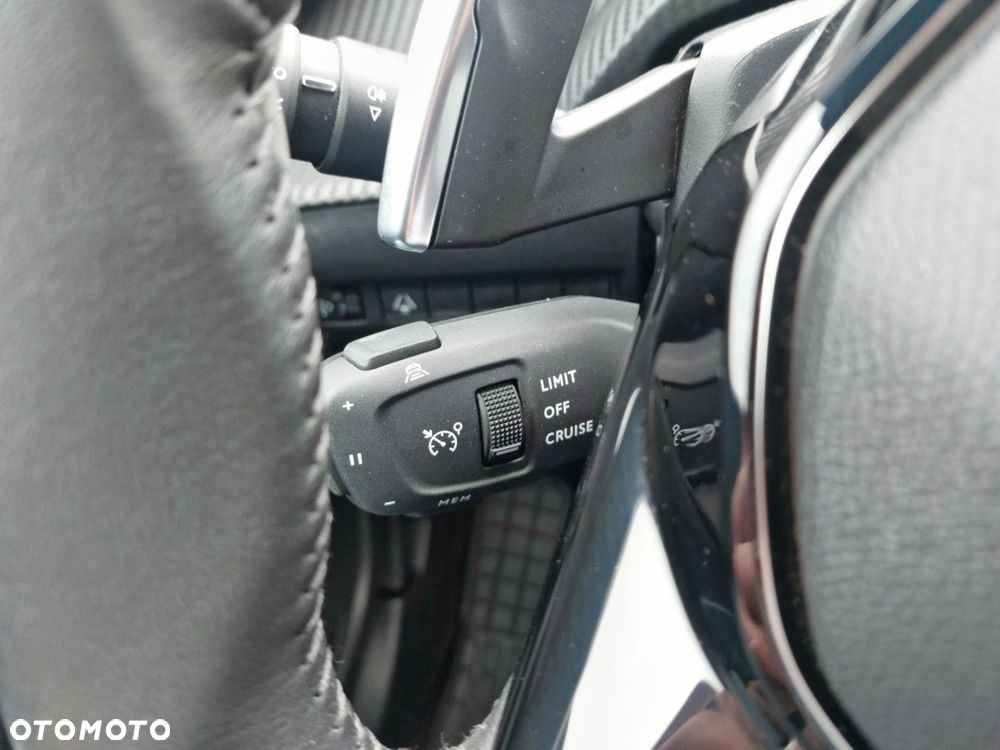 Peugeot 2008 - 13