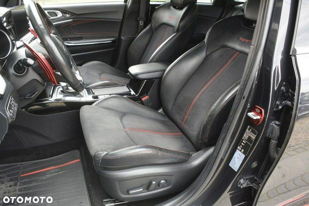 Kia ProCeed 1.6 T-GDI GT DCT - 15