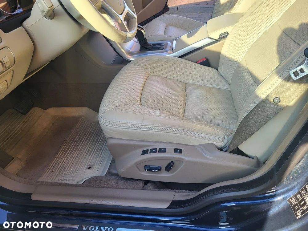 Volvo XC 70 D5 AWD Dynamic Summum - 17
