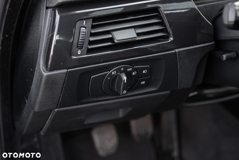 BMW Seria 3 325i - 16