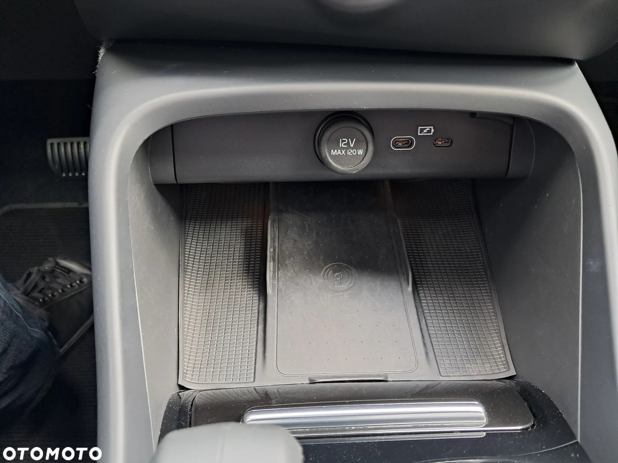 Volvo XC 40 B3 Plus Dark - 28