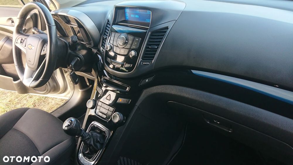 Chevrolet Orlando - 33