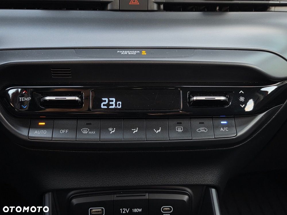 Hyundai i20 - 24