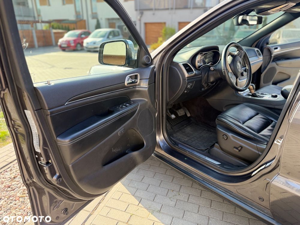 Jeep Grand Cherokee - 14