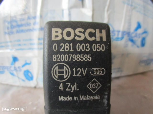 Modulo Rele 8200798585 0281003050 RENAULT MEGANE 3 FASE 1 2011 1.9DCI 130CV 5P PRETO Relé - 3