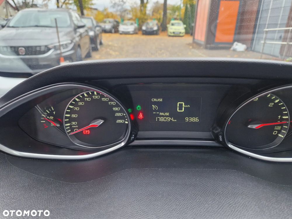 Peugeot 308 ver-sw-2-0-bluehdi-allure-s-s - 23