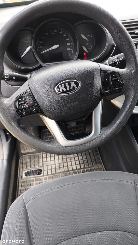 Kia Rio 1.2 L - 9