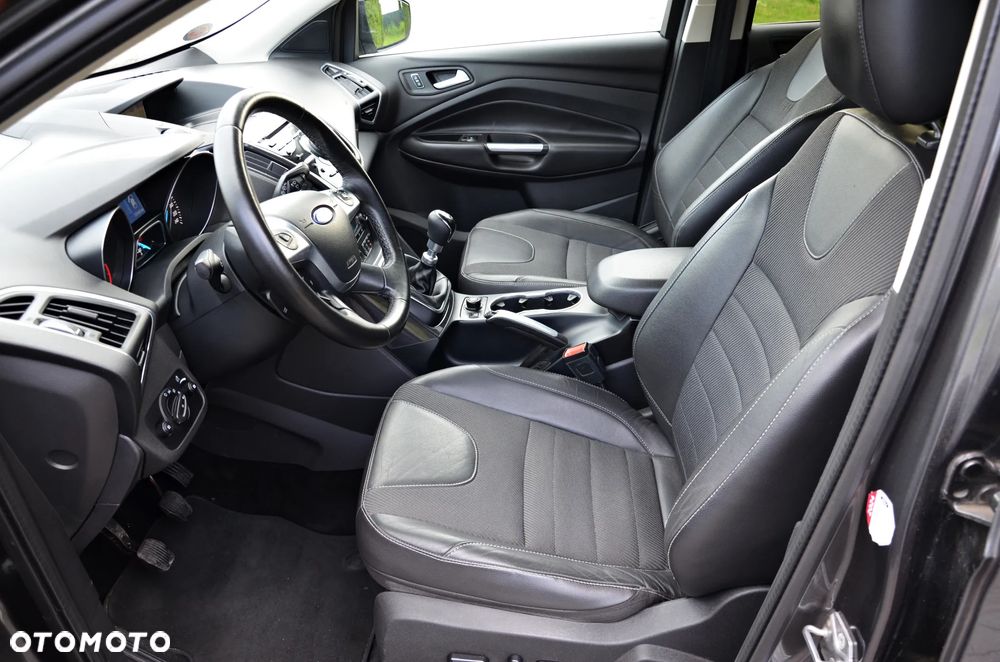 Ford Kuga 1.5 EcoBoost 2x4 Titanium - 28