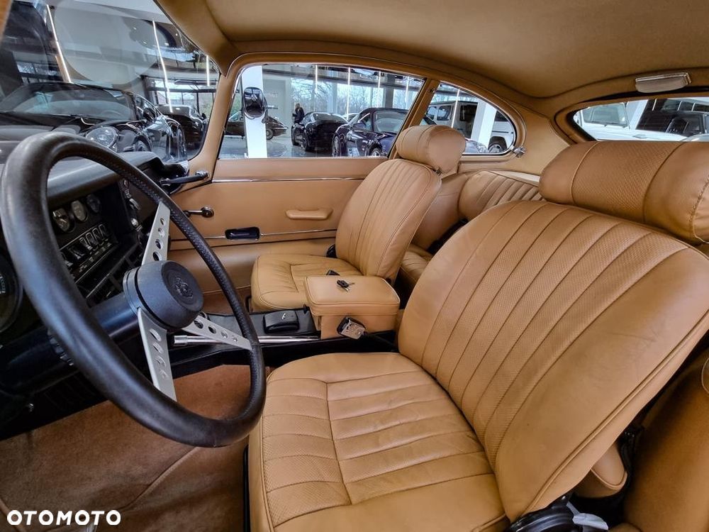 Jaguar E-Type - 10