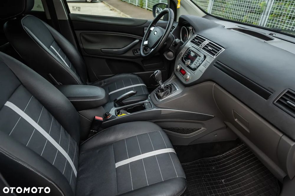 Ford Kuga 2.0 TDCi 2x4 Titanium - 27