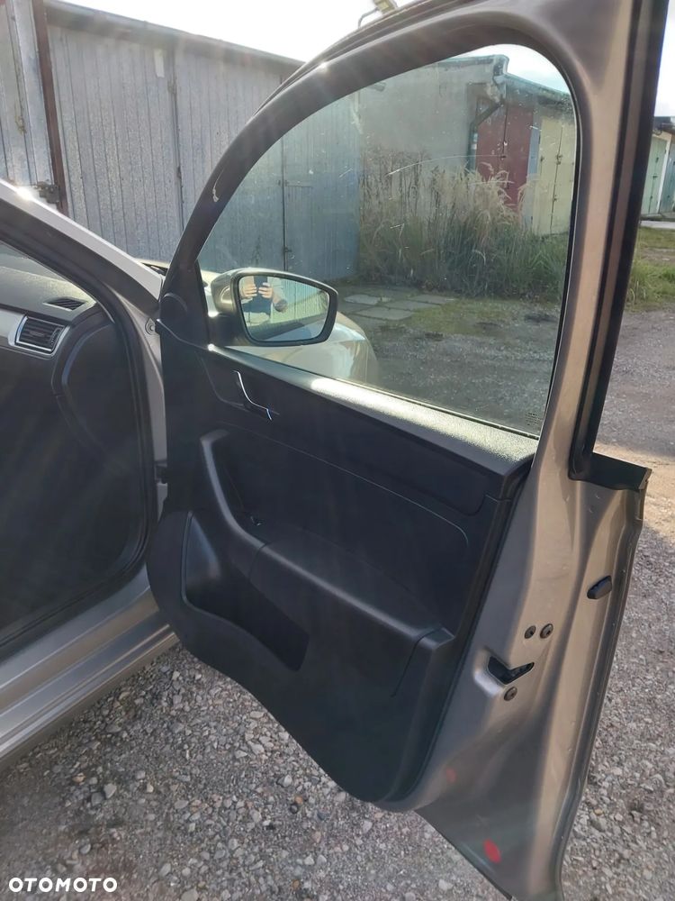 Skoda RAPID 1.2 TSI Elegance - 13