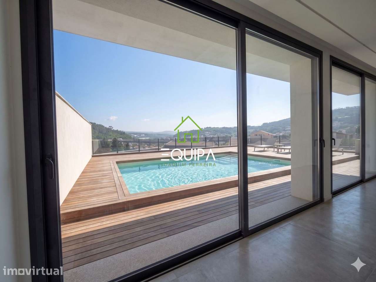 MORADIA DE LUXO COM PISCINA - Grande imagem: 5/23