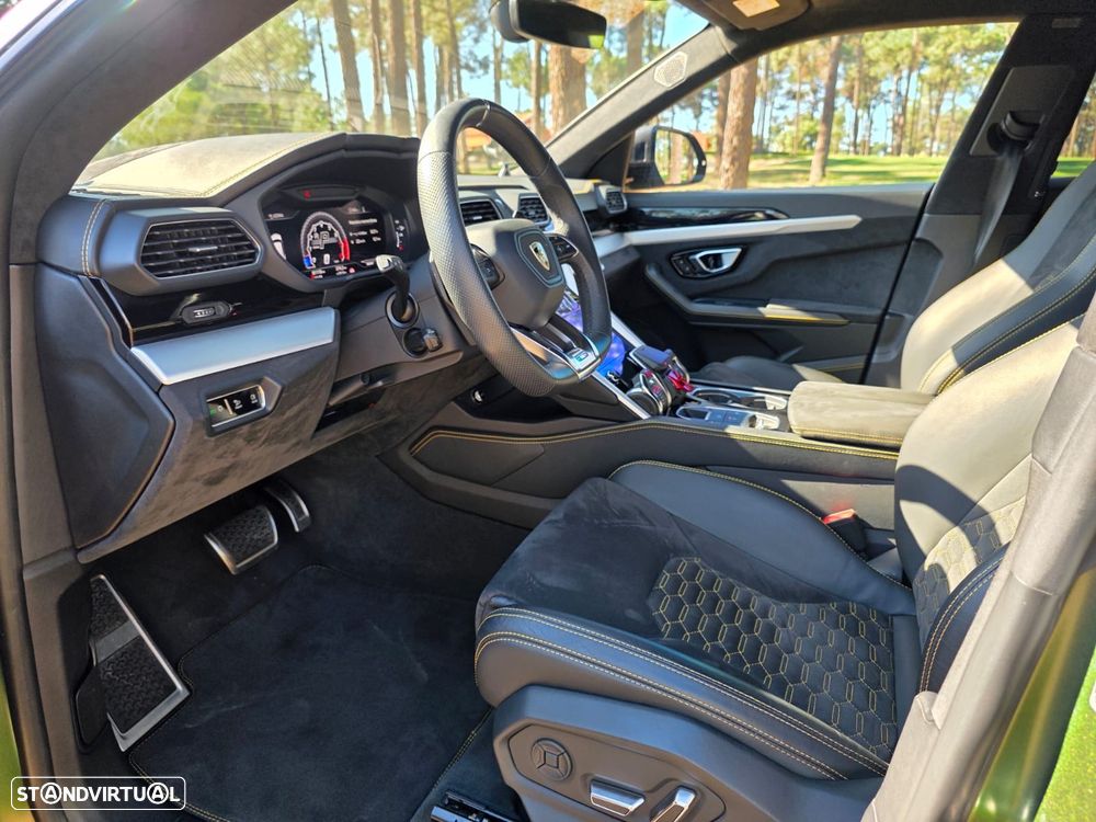 Lamborghini Urus 4.0 V8 - 12