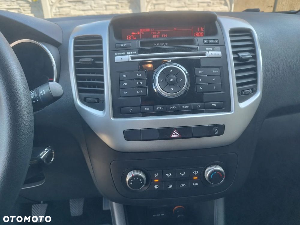 Kia Venga - 16