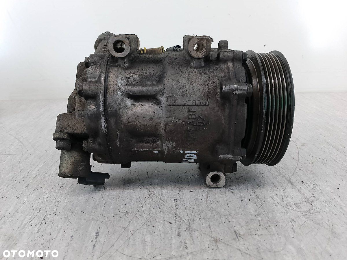 POMPA, SPRĘŻARKA KLIMATYZACJI PEUGEOT 407 9656574080 2.0 HDI - 2