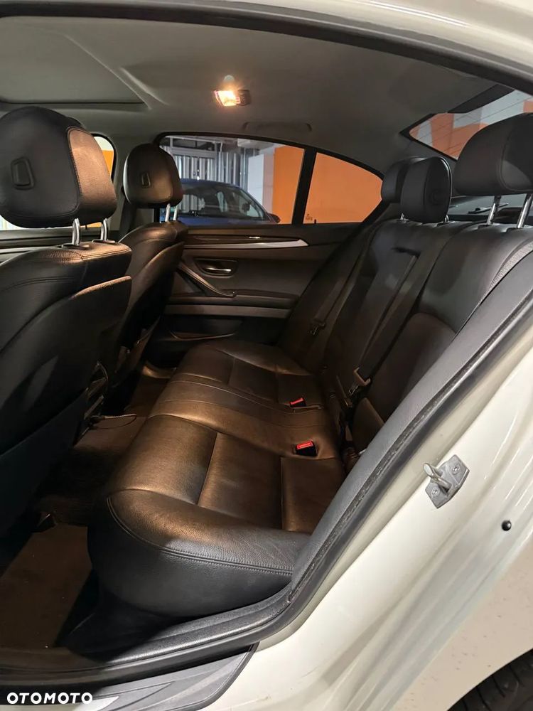 BMW Seria 5 530d xDrive Touring Luxury Line - 18
