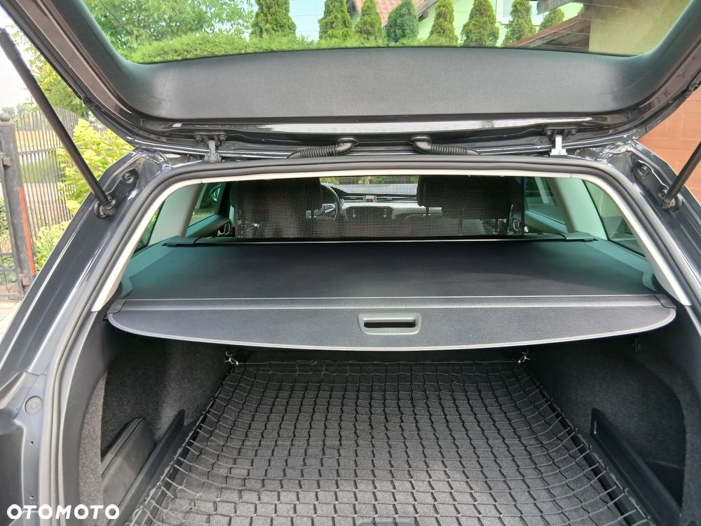 Volkswagen Passat 2.0 TDI SCR Business - 40
