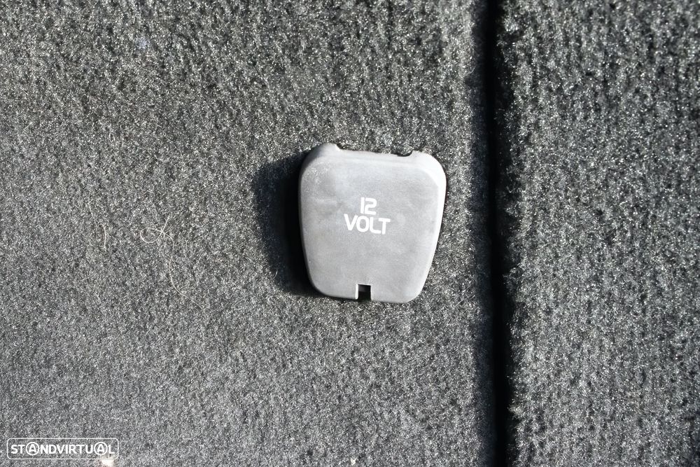 Volvo V70 2.4 D5 Nivel 3 Geartronic - 32