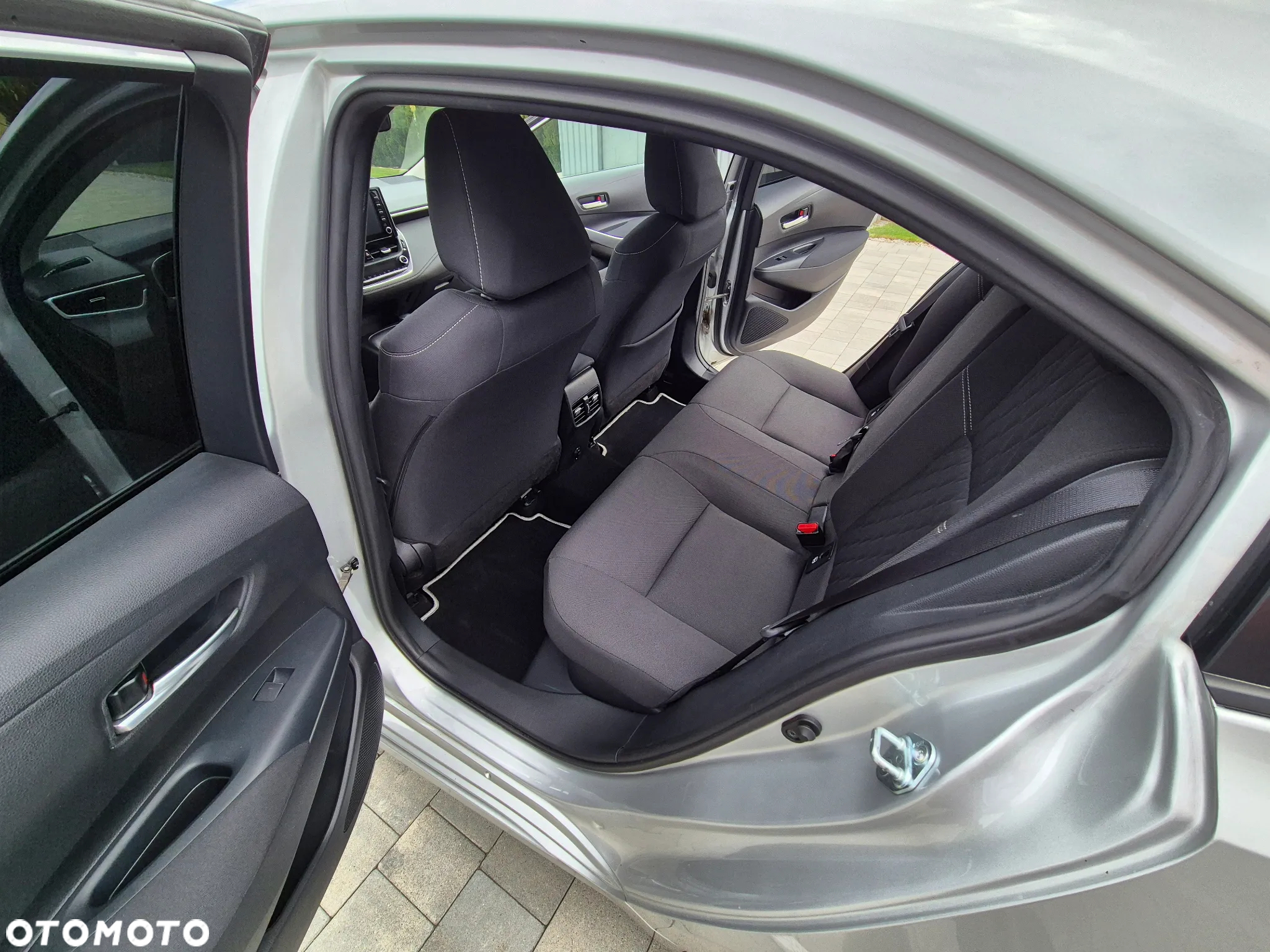 Toyota Corolla 1.8 Hybrid Comfort - 30