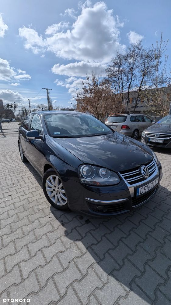 Volkswagen Jetta 1.6 TDI DPF Comfortline - 1