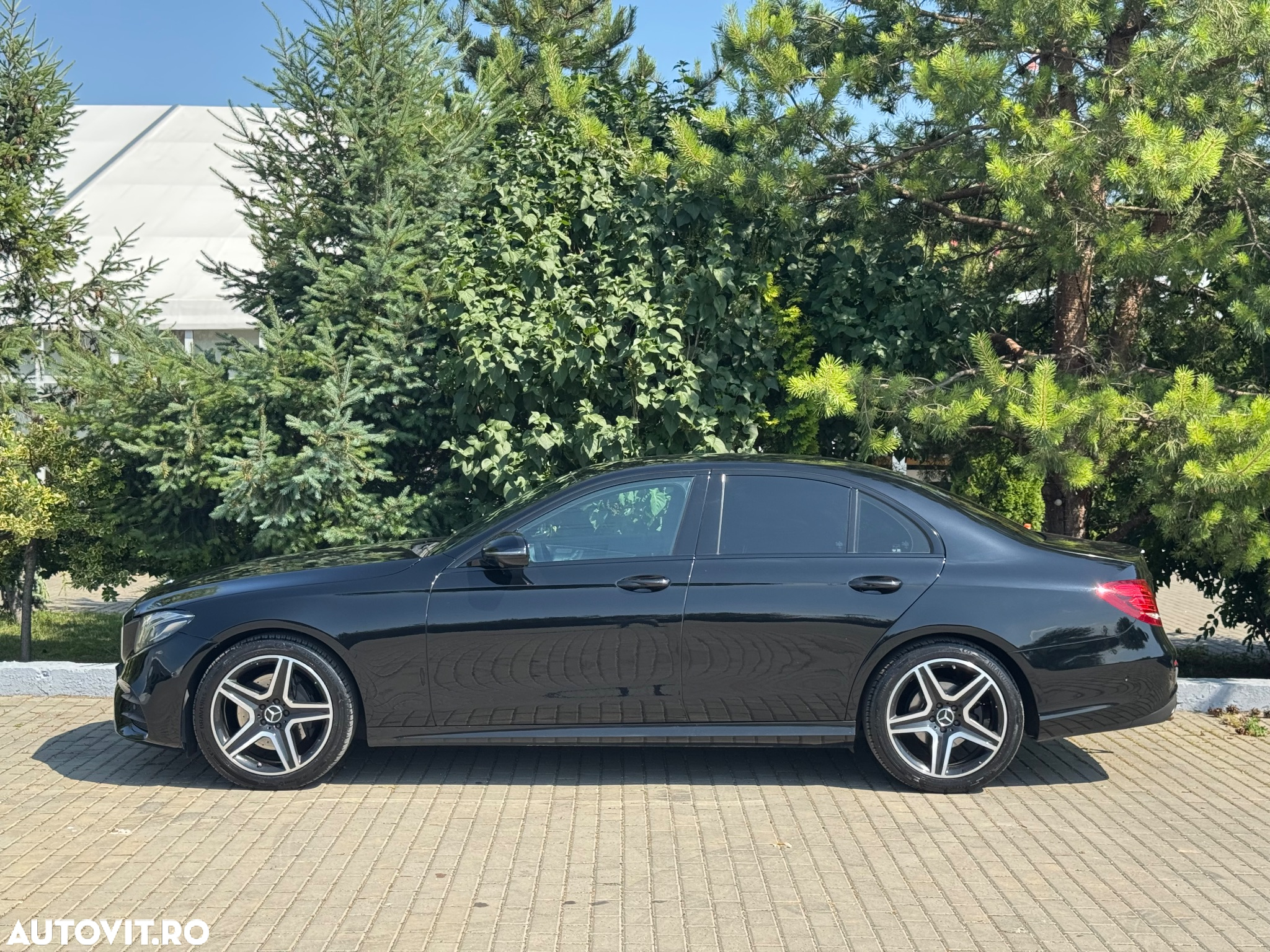 Mercedes-Benz E 220 d 9G-TRONIC AMG Line - 22