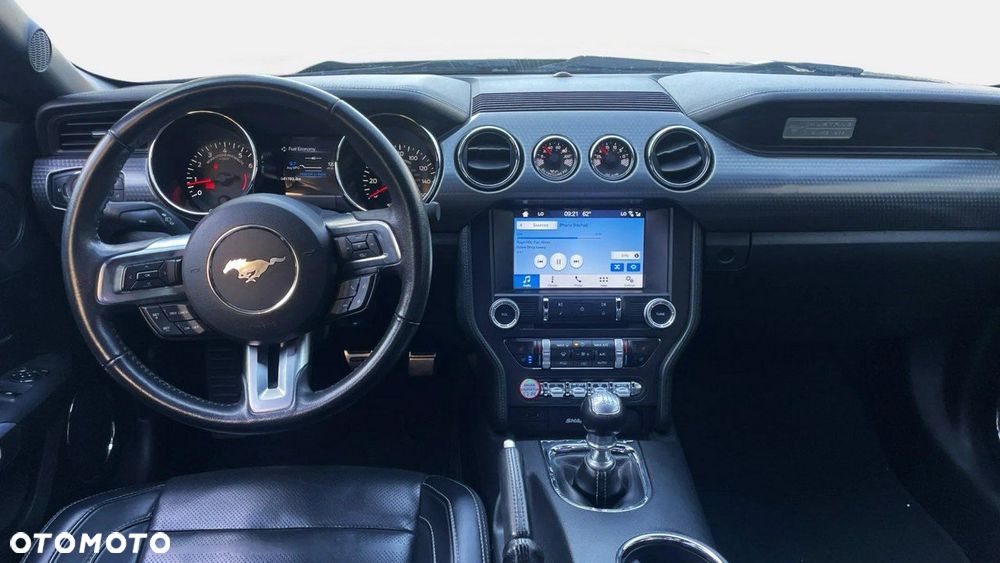 Ford Mustang 5.0 V8 GT - 10