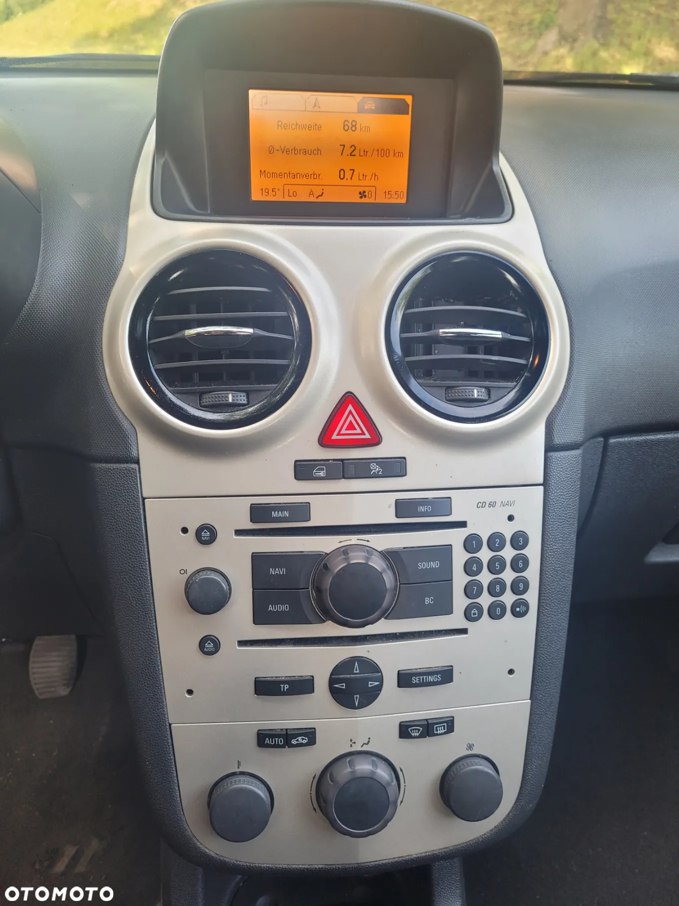 Opel Corsa 1.2 16V Cosmo - 9