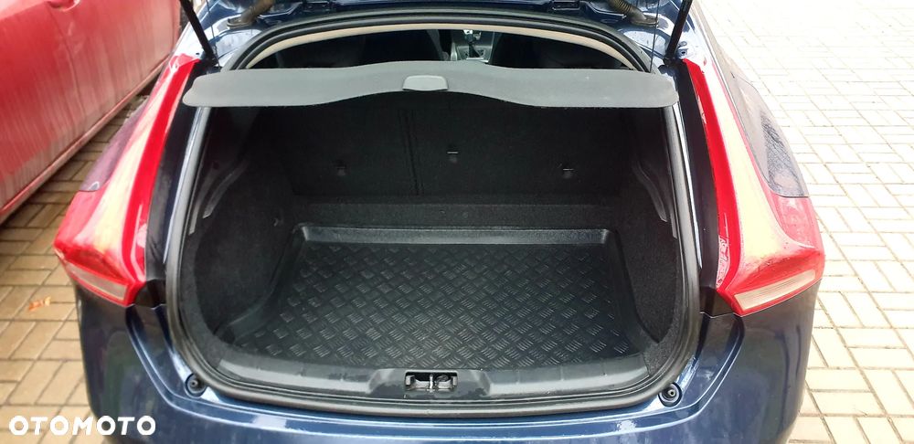Volvo V40 - 13