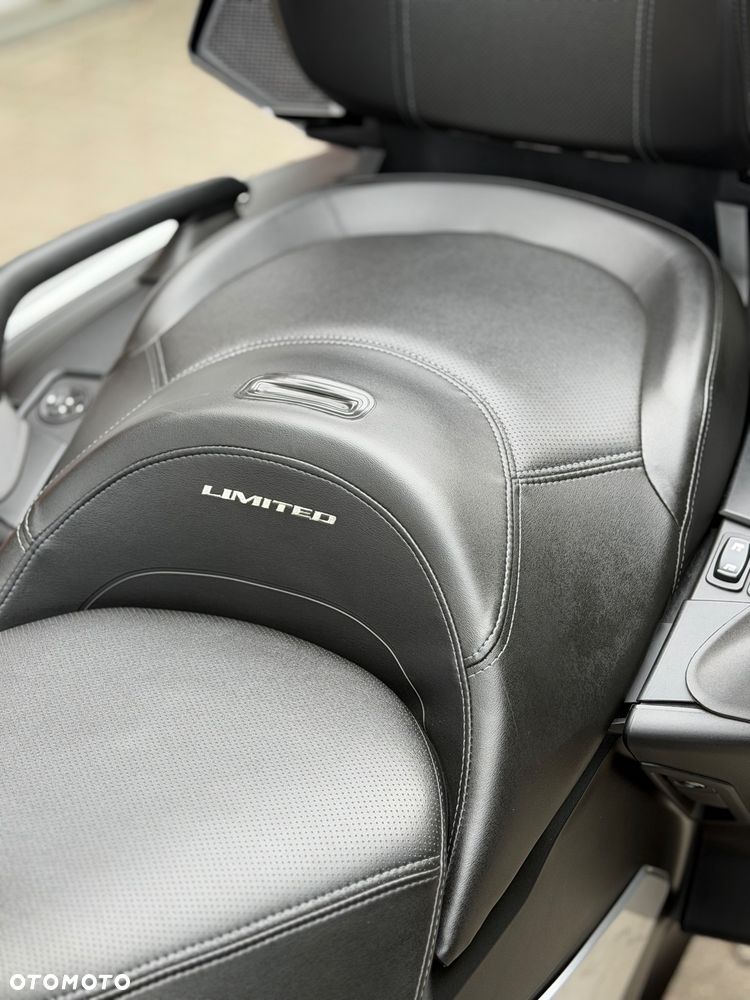 Can-Am Spyder - 18