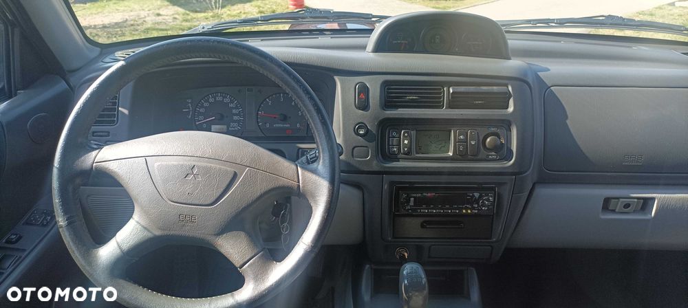 Mitsubishi Pajero Sport - 5