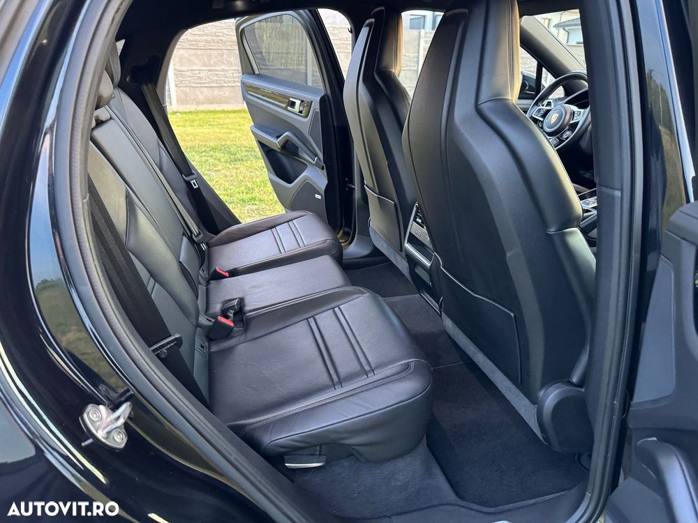 Porsche Cayenne Coupe E-Hybrid Tiptronic S Platinum Edition - 29