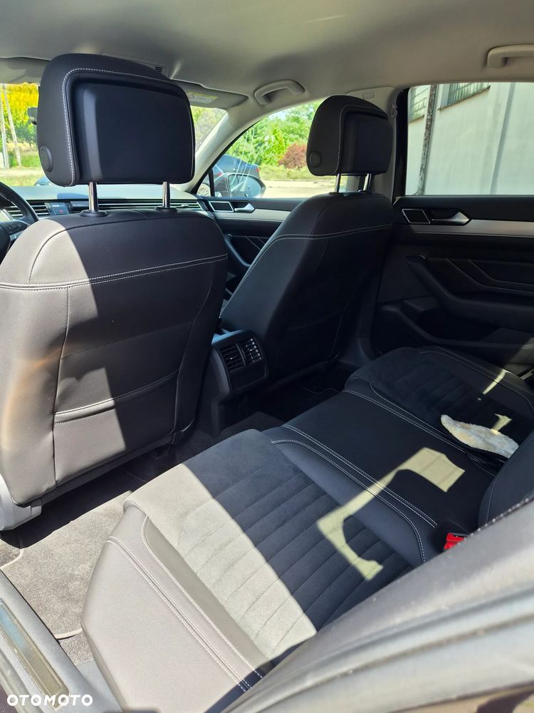 Volkswagen Passat 1.5 TSI EVO Elegance DSG - 23