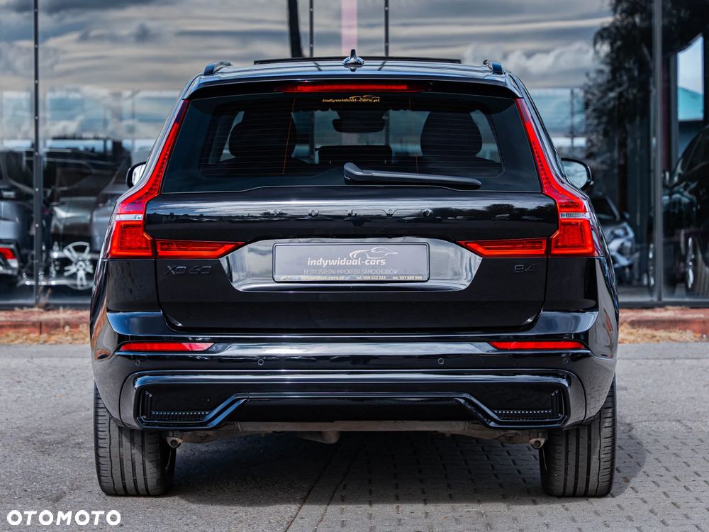 Volvo XC 60 B4 D Plus Dark - 19